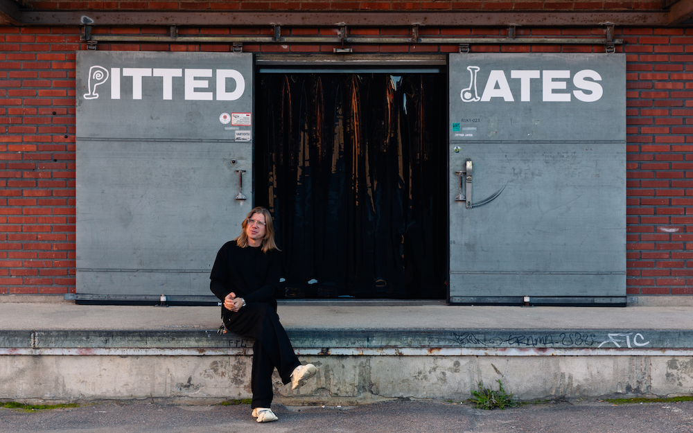 Sakari Tervo Pitted Dates -gallerian edustalla